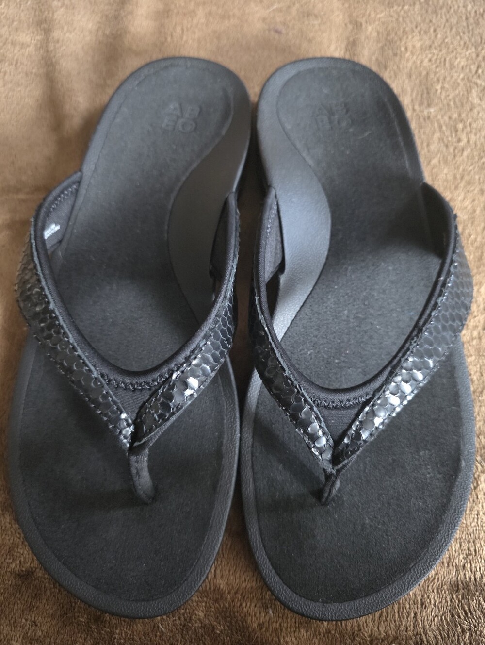 NIB Black Women's Sequin Flip Flop Sandals - Comfortable Casual